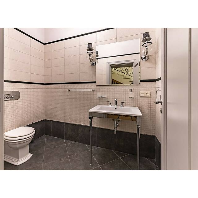 Туалет с мозаикой из натурального камня