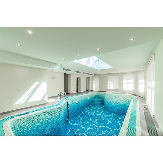 Бассейн из стеклянной мозаики 