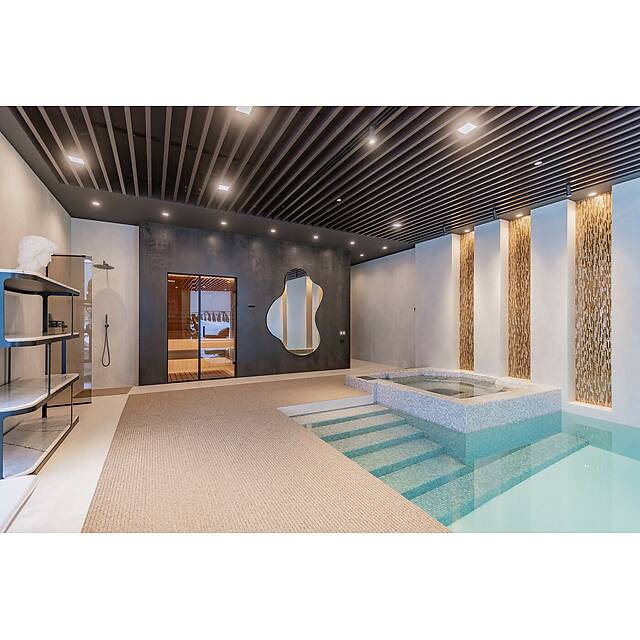 Бассейн из стеклянной мозаики 