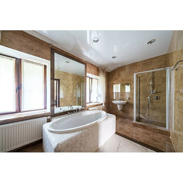 Ванная с мраморной мозаикой