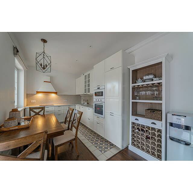 Кухня с мозаикой из керамики арабеска