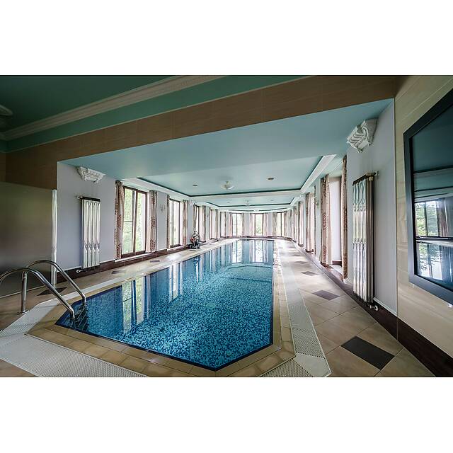 Бассейн из стеклянной мозаики 