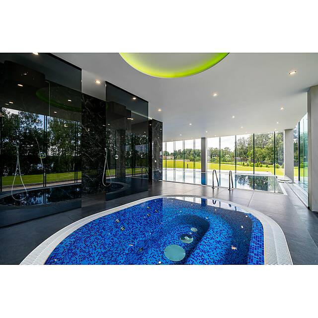 Бассейн из стеклянной мозаики 