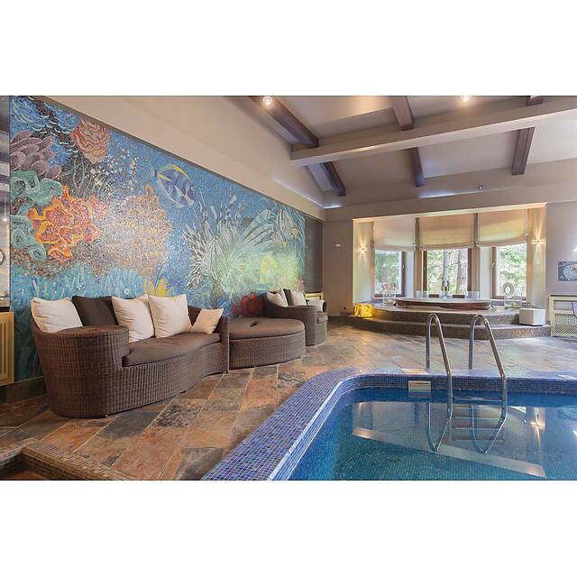 Бассейн из стеклянной мозаики, панно подводный мир