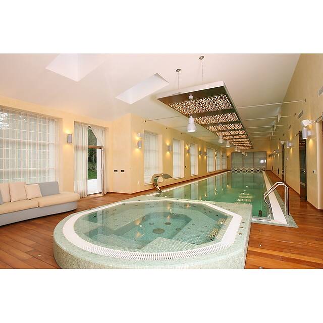 Бассейн из стеклянной мозаики